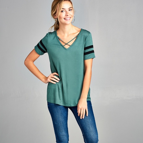 Active Basic Tops - Criss Cross Varsity Active Basic Top in Sage Black